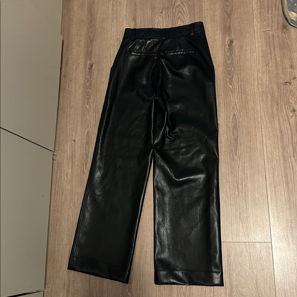 Aritzia Babaton Black Vegan Leather Pants - Size 2 - Picture 5 of 6